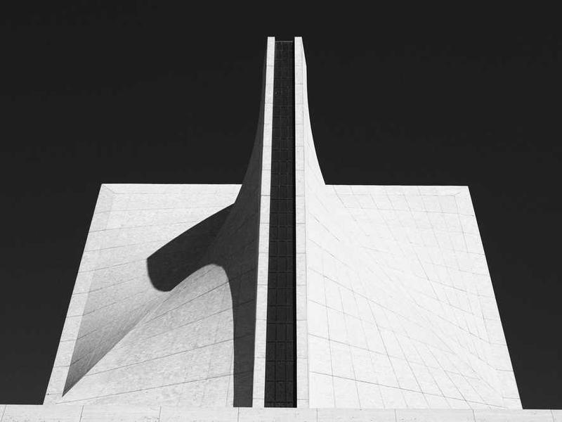 Financial Fortitude: The 20% Threshold in Investment & Profitability